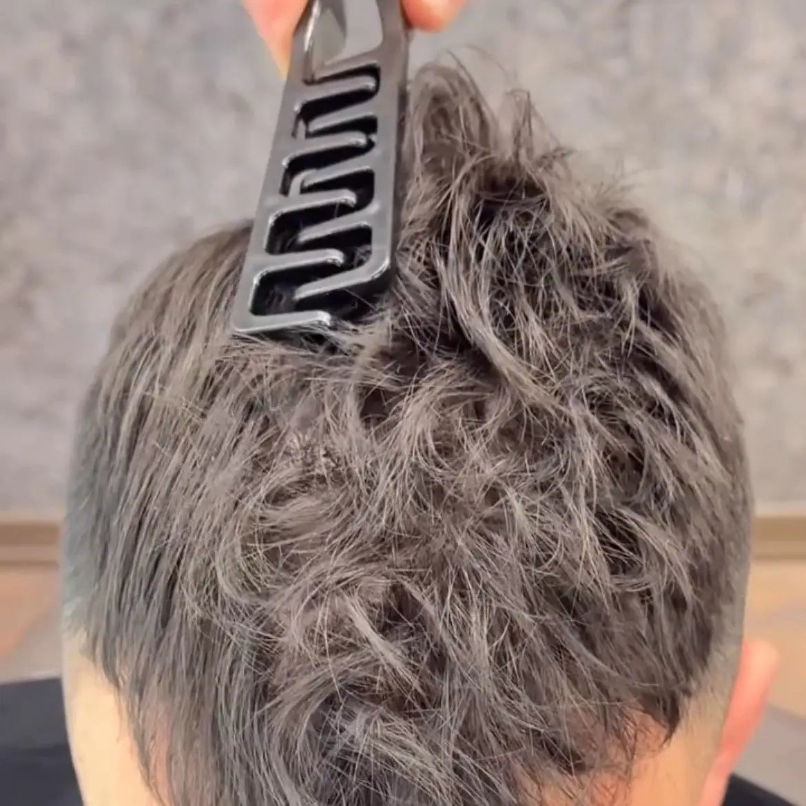 Men's Styling Comb, Made of Plastic, Suitable for Daily Commuting, Business Trips, Travel, Office, and Dormitory Use. Portable, Compact, Easy to Store. Helps Create Volume at the Top of the Hair, Tidy up Stray Hair, Create Te