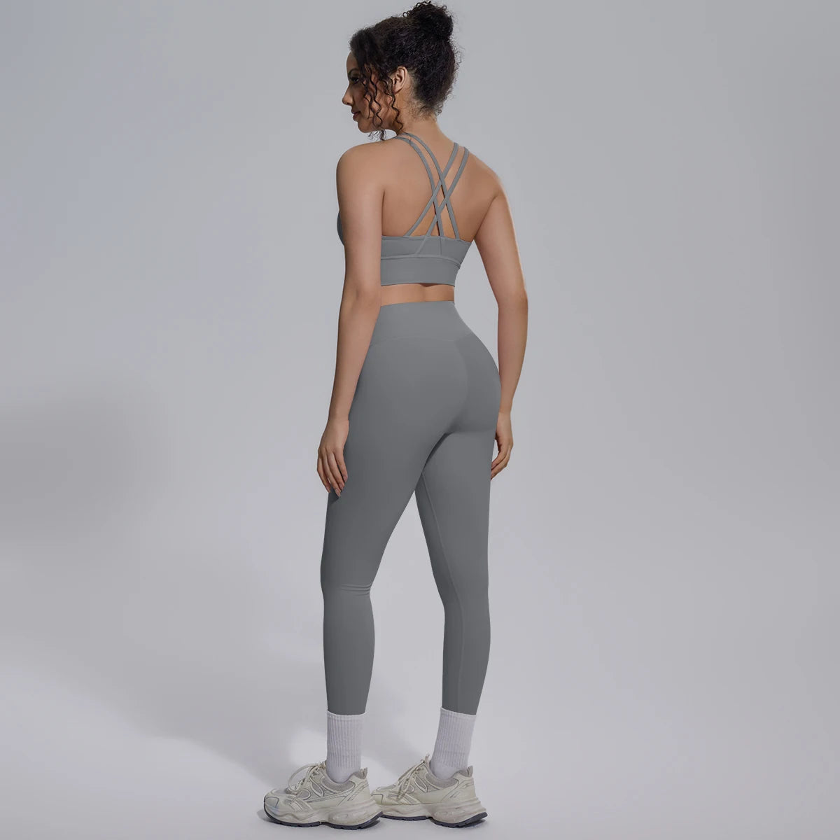 New Yoga Set for Woman Summer Gym Sports Running Bra Top Breathable Peach Buttocks Women Leggings Solid Color Yoga Set