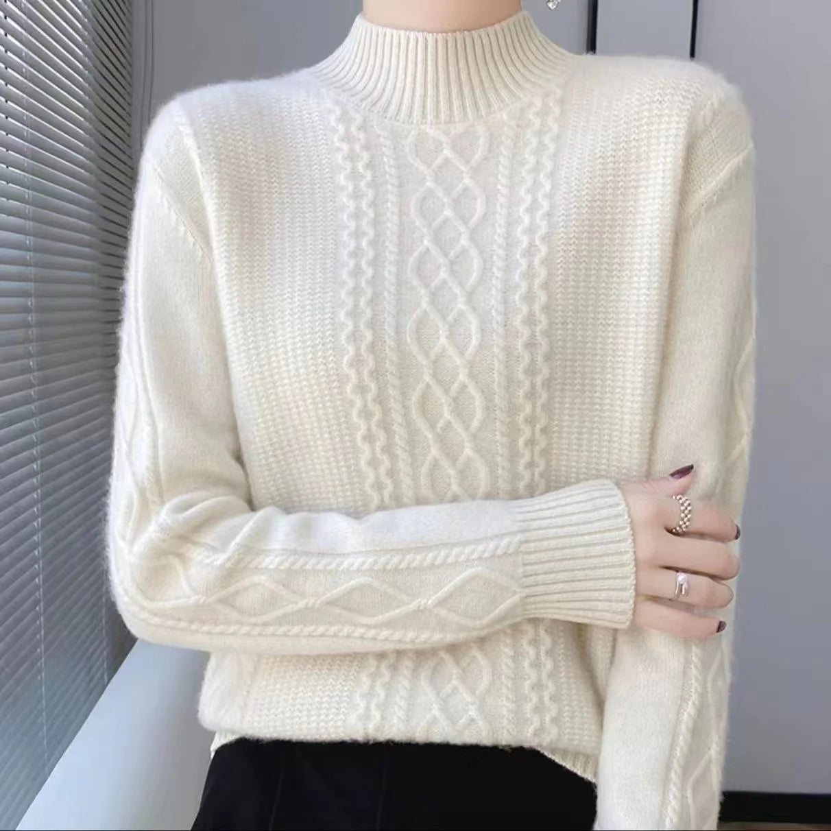 Half High Neck Knit Pullover