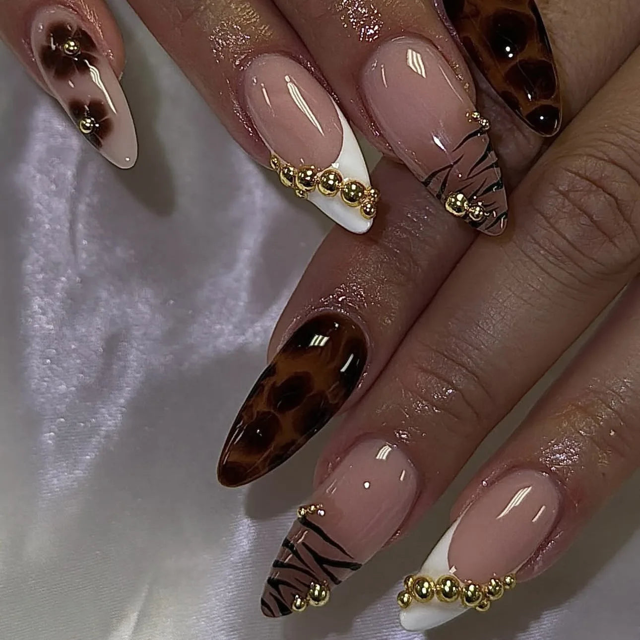 Medium fake nails for women Gradient nude brown blue flowers or rhinestones fall winter almond tips press on false nail art set