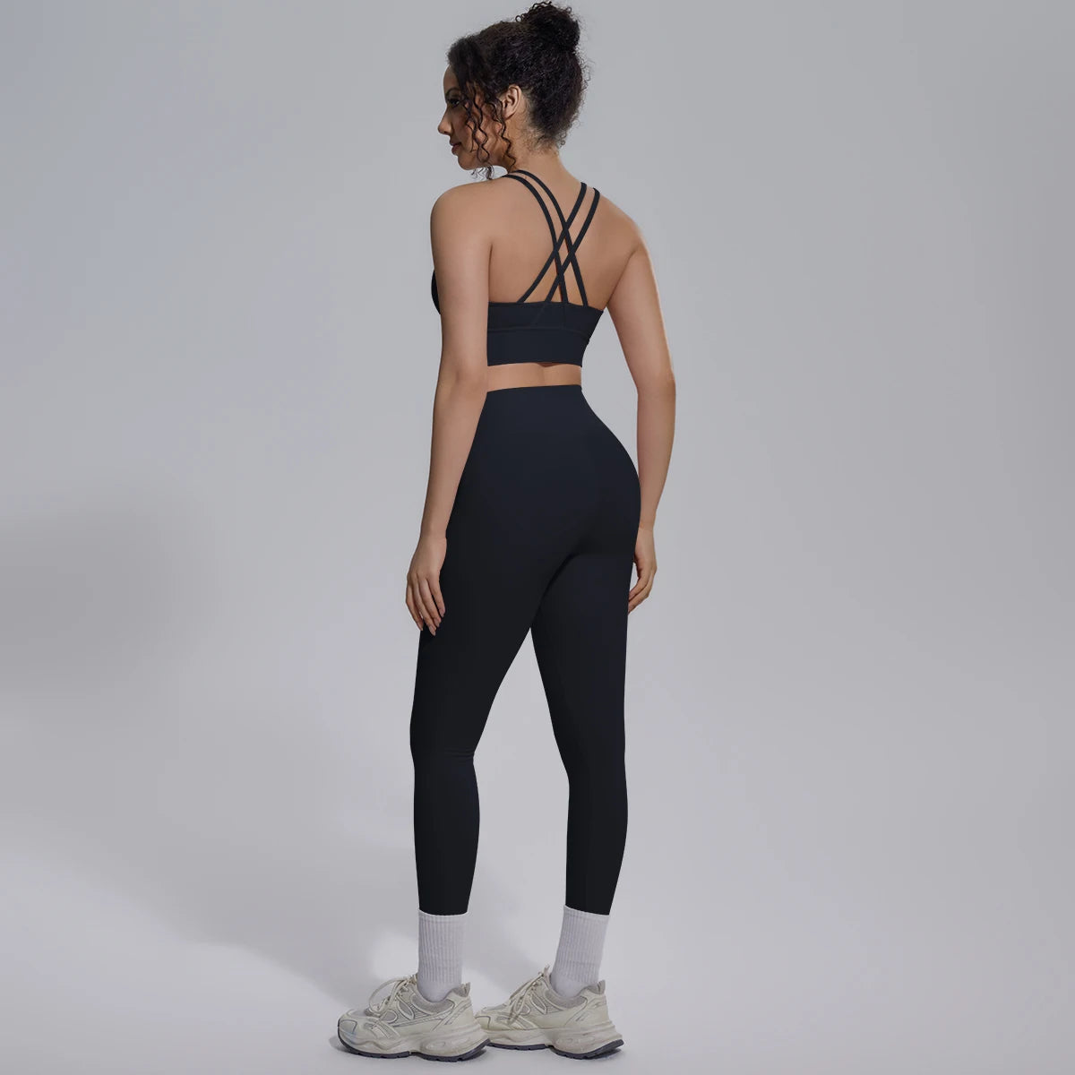 New Yoga Set for Woman Summer Gym Sports Running Bra Top Breathable Peach Buttocks Women Leggings Solid Color Yoga Set