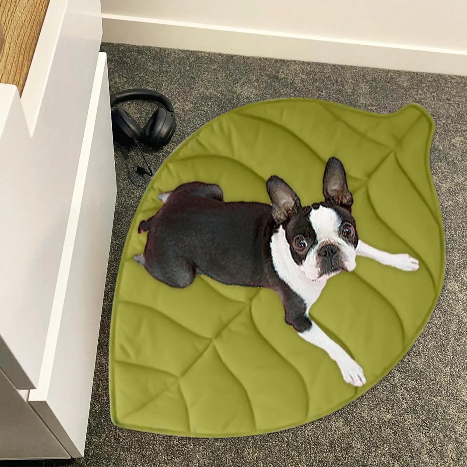 Leaves Shaped Pet Bed Reversible Soft Washable Non Slip Cushion For Cats Dogs Indoor Travel Camping Comfortable Cozy Cooling Mat