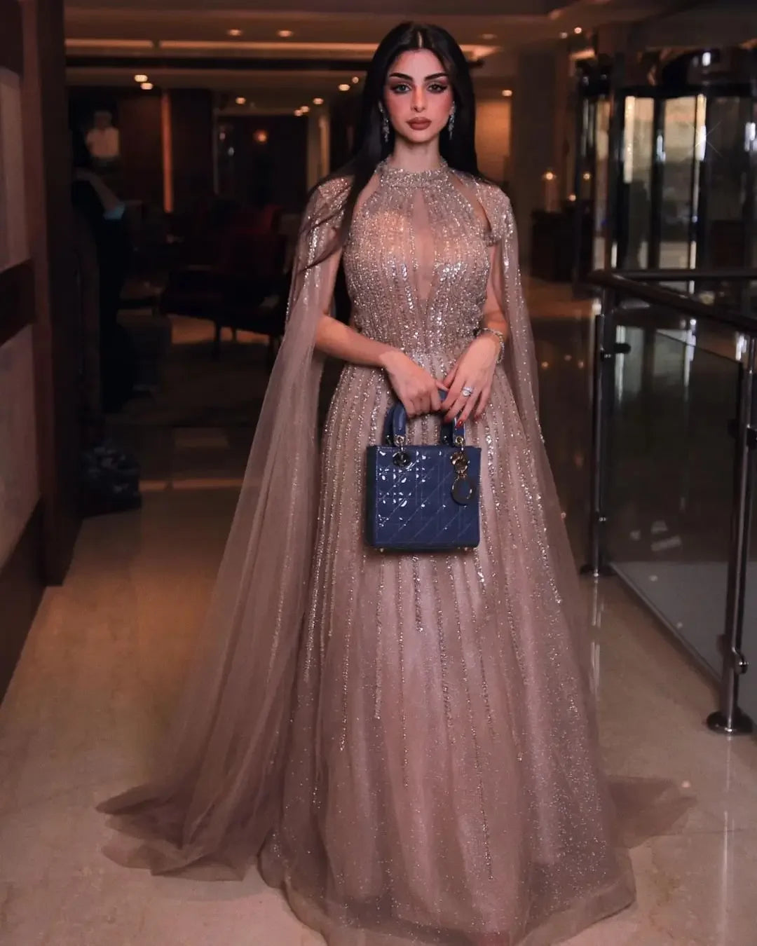 Elegant High-Neck A-Line Evening Dresses Long Sleeve Feather Applique & Beading Cocktail Dress for Prom Party Dresses