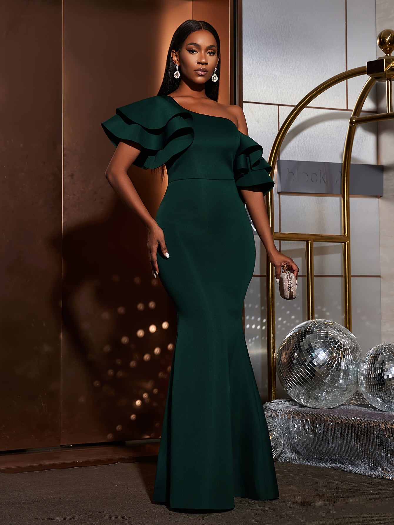 Slant Shoulder Ruffle Wedding Gown